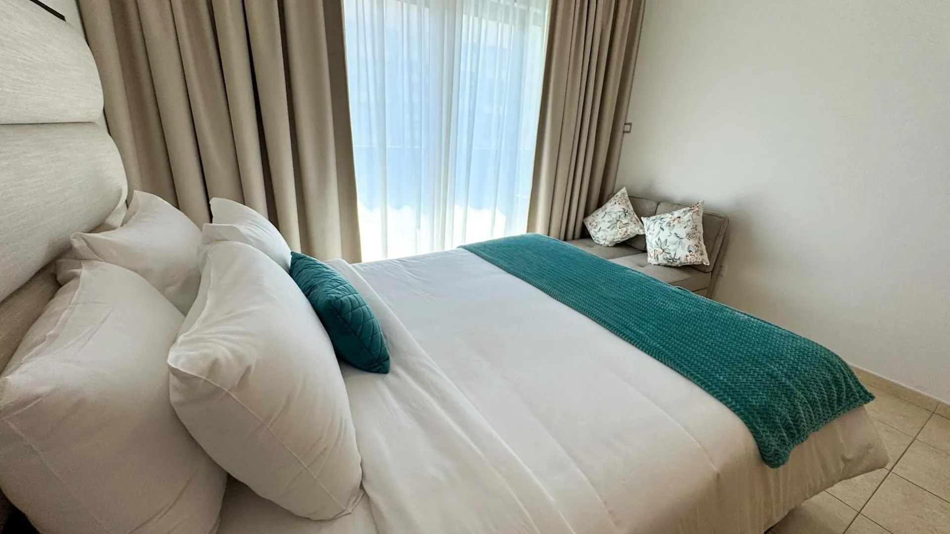 Holiday Homes By Do- The Zumrud Dubai United Arab Emirates
