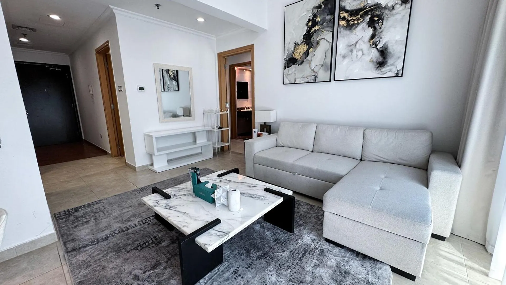 Holiday Homes By Do- The Zumrud Dubai 0*,  United Arab Emirates