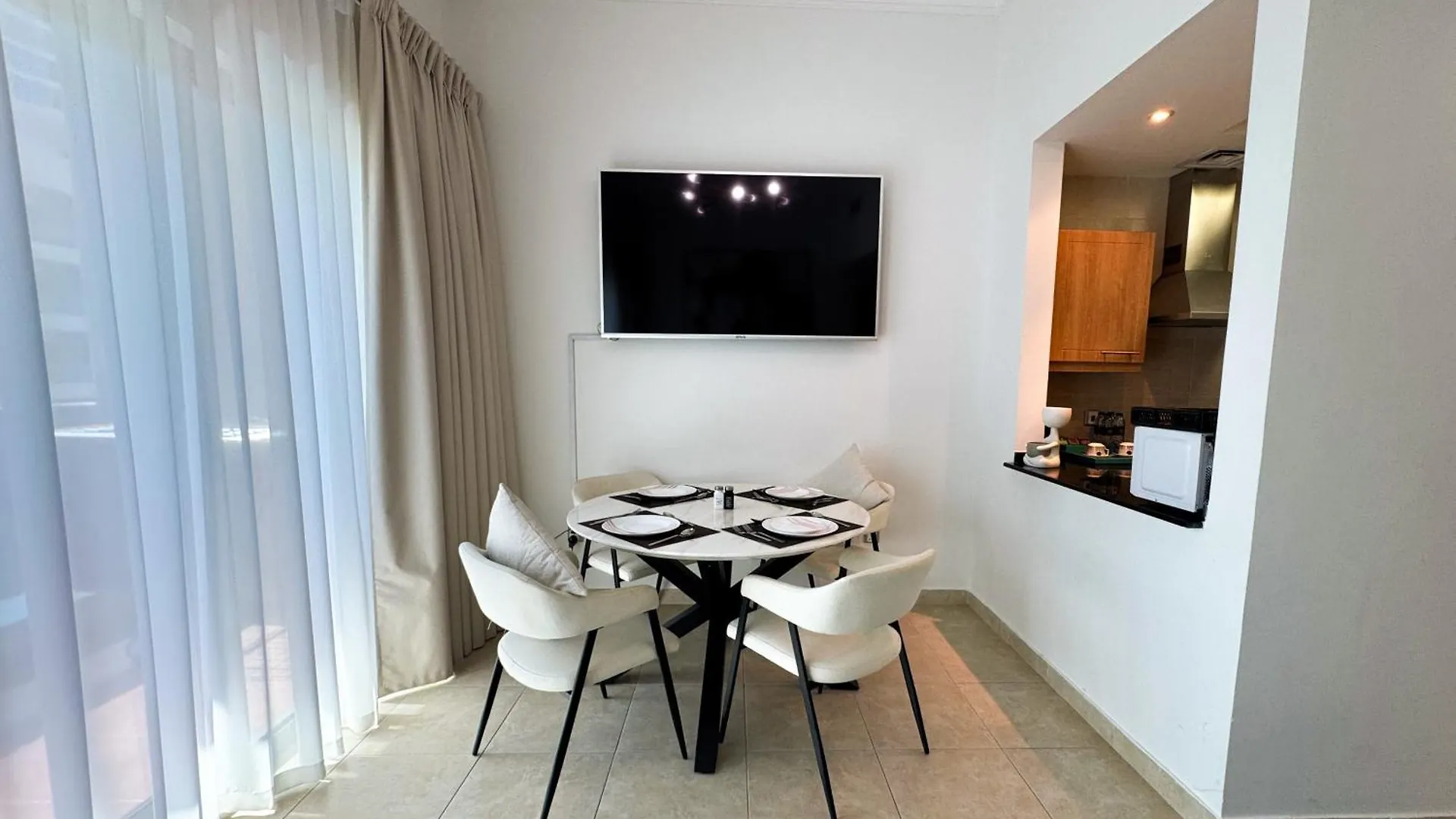 Holiday Homes By Do- The Zumrud Dubai Apartment