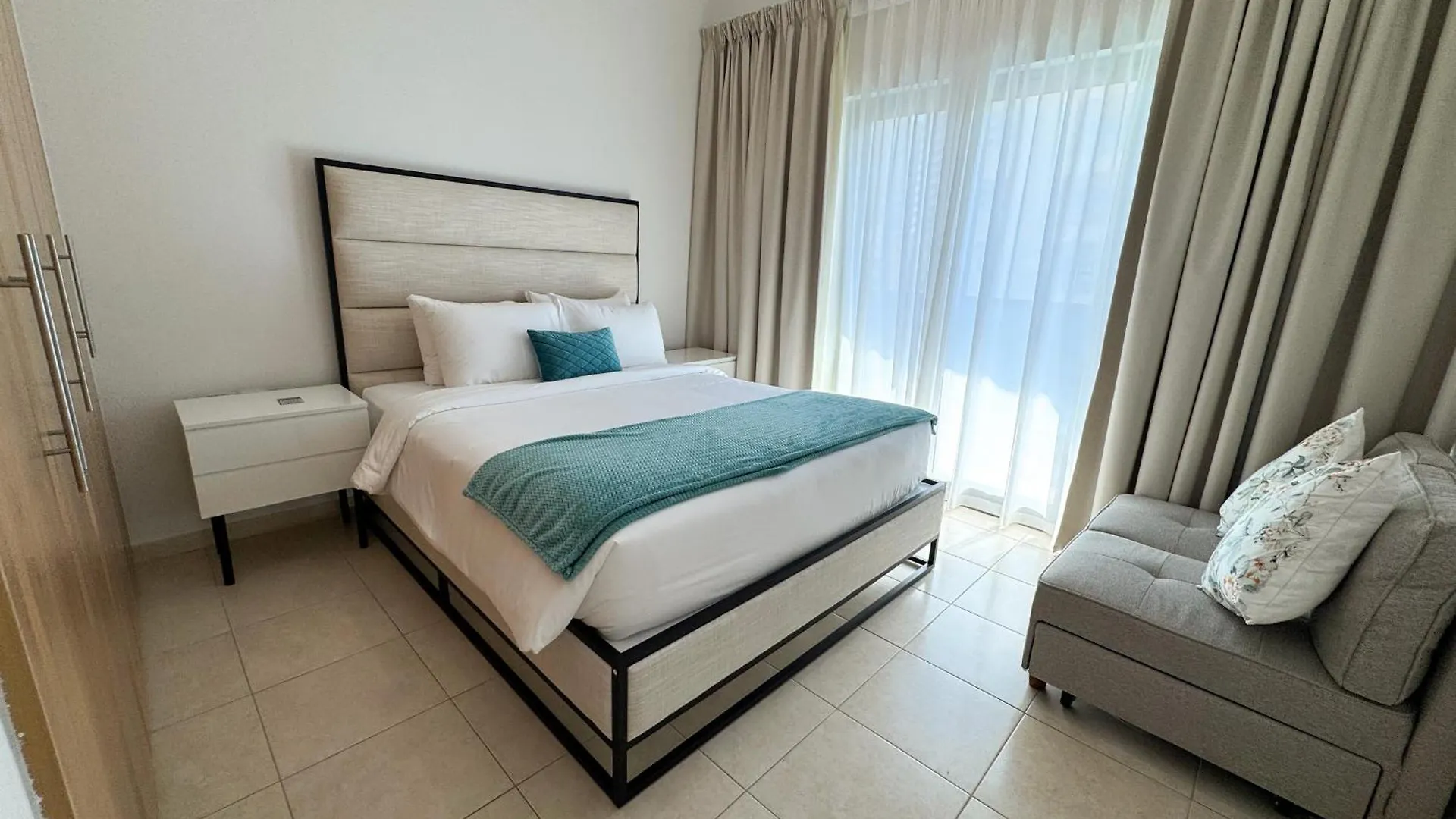 Apartment Holiday Homes By Do- The Zumrud Dubai United Arab Emirates