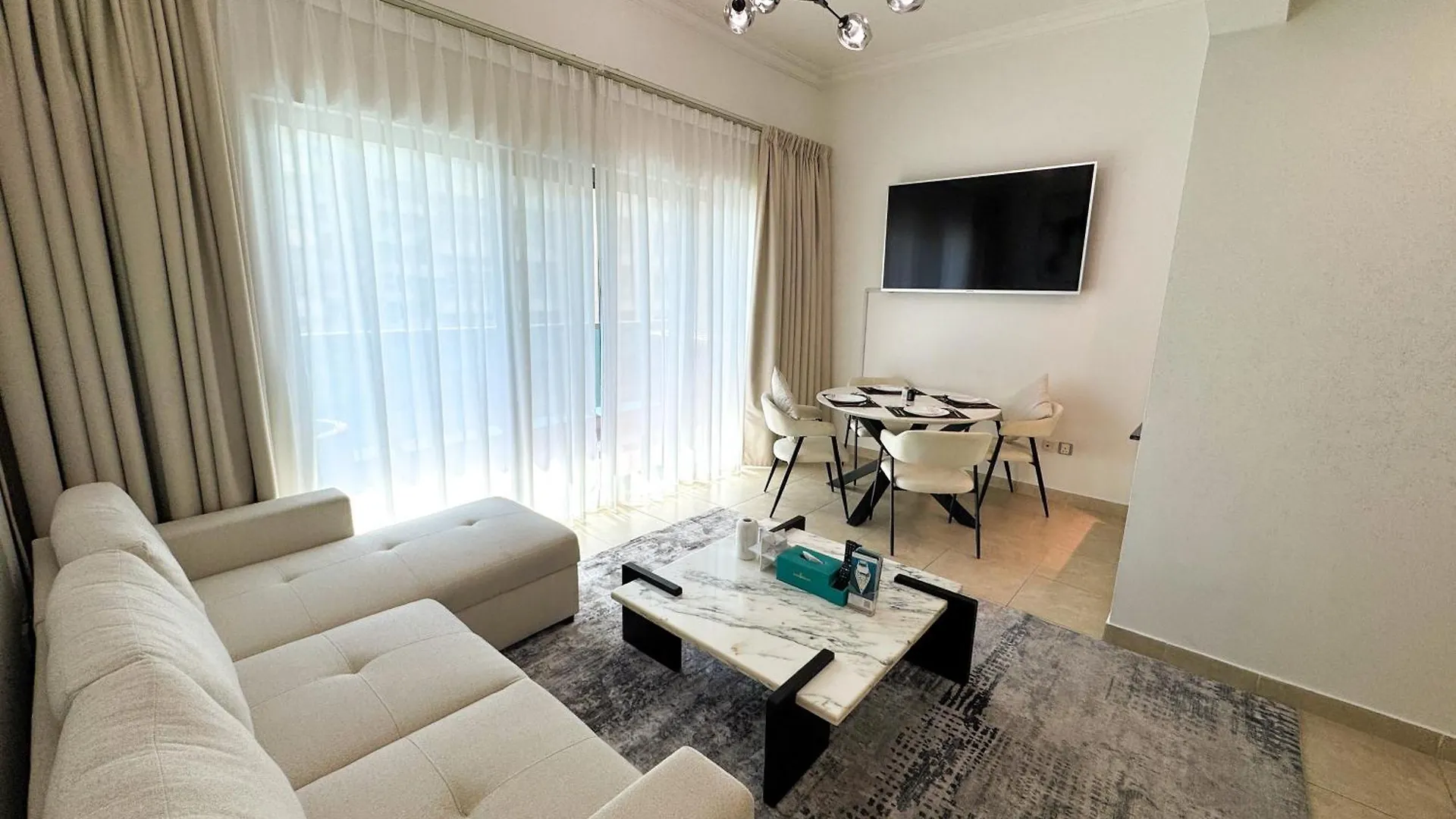 Holiday Homes By Do- The Zumrud Dubai Apartment